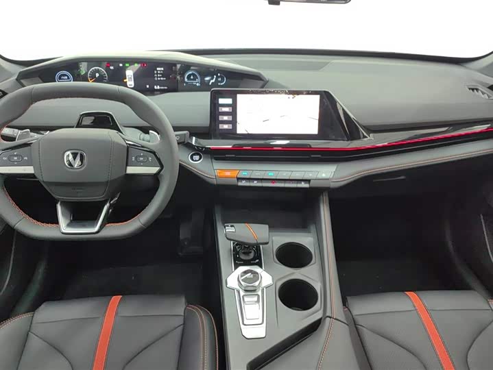 Фото 10 - Changan UNI-V