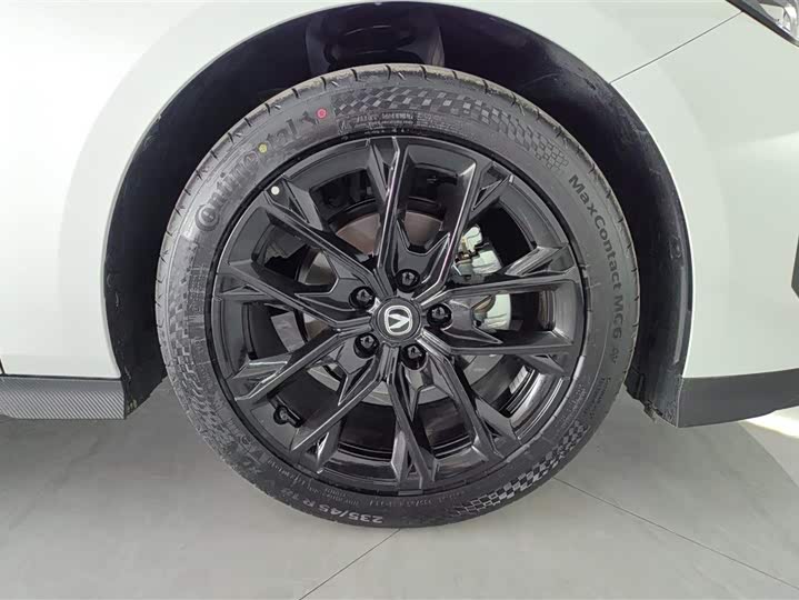 Фото 4 - Changan UNI-V