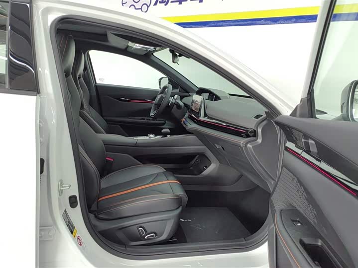 Фото 7 - Changan UNI-V