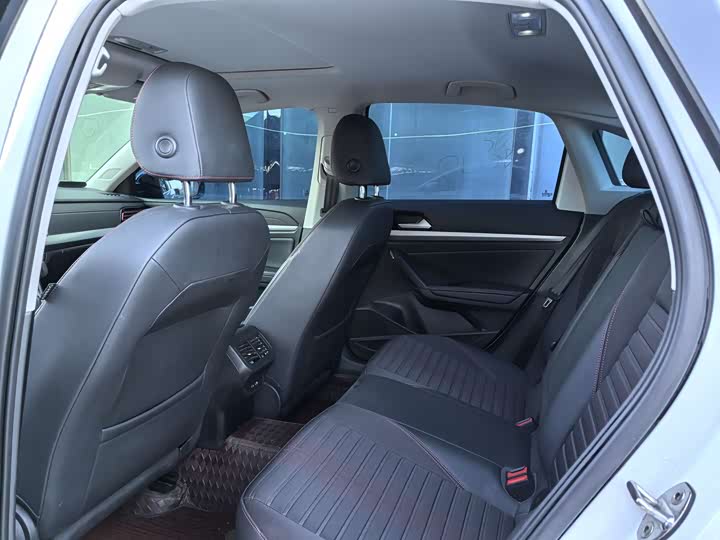 Фото 8 - Volkswagen Lavida