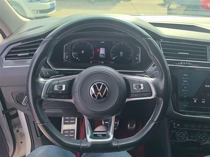 Фото 11 - Volkswagen Tiguan L Pro