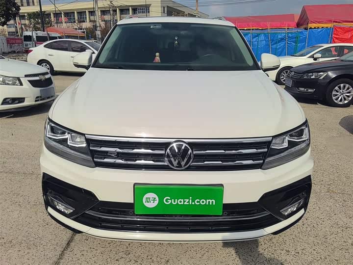 Фото 3 - Volkswagen Tiguan L Pro