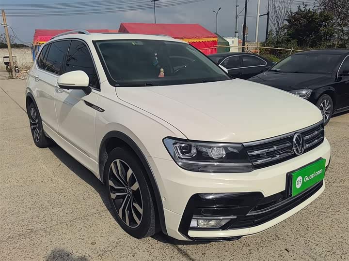 Фото 4 - Volkswagen Tiguan L Pro