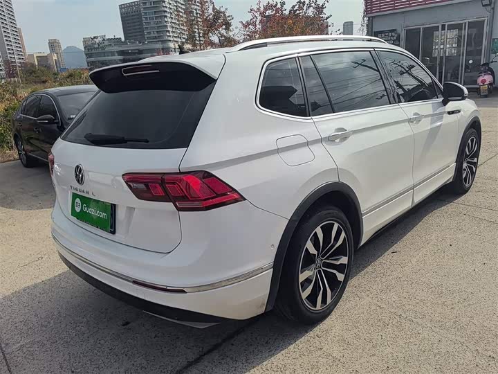 Фото 7 - Volkswagen Tiguan L Pro