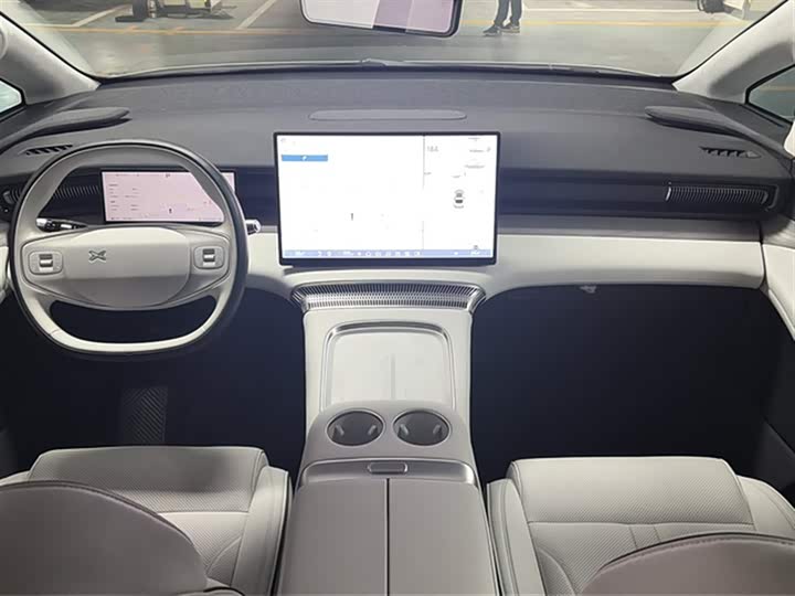 Фото 10 - XPeng X9