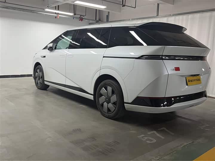 Фото 6 - XPeng X9