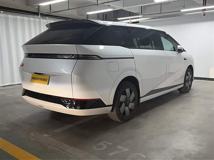 Фото 8 - XPeng X9