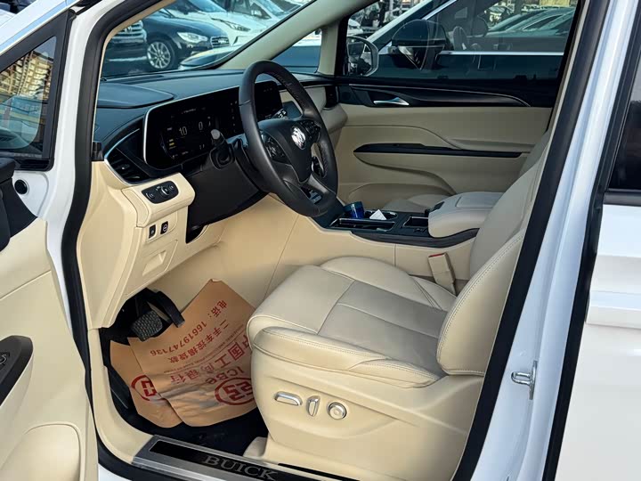 Фото 3 - Buick GL8 ES