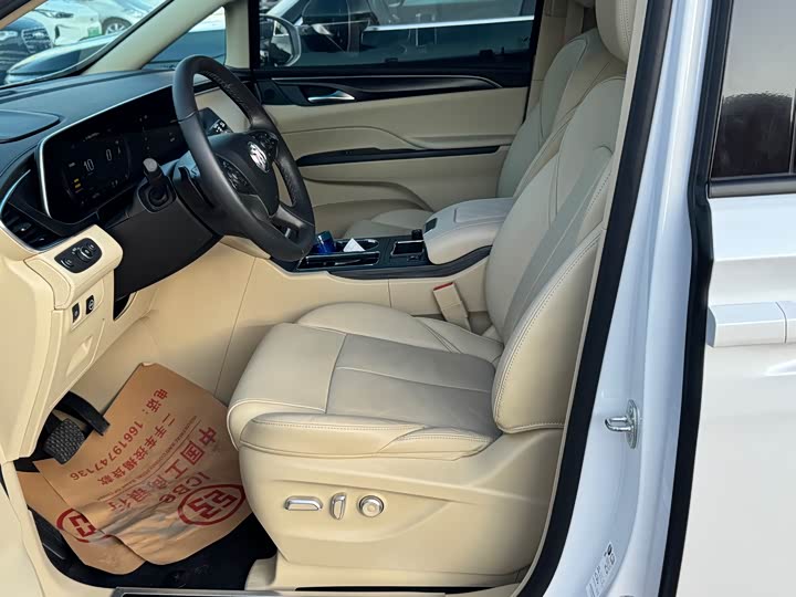 Фото 4 - Buick GL8 ES