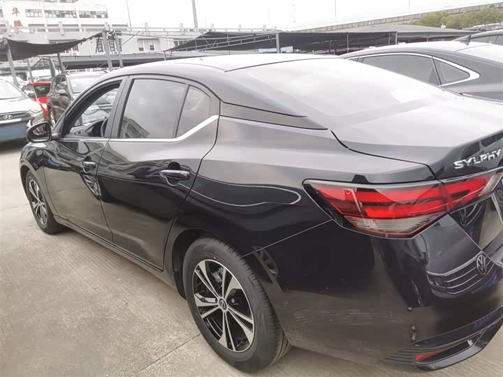 Фото 5 - Nissan Sylphy