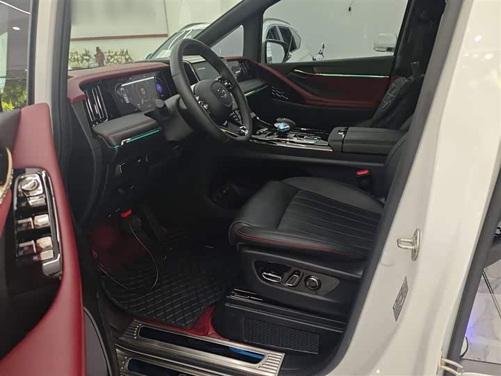 Фото 15 - GAC Trumpchi M8