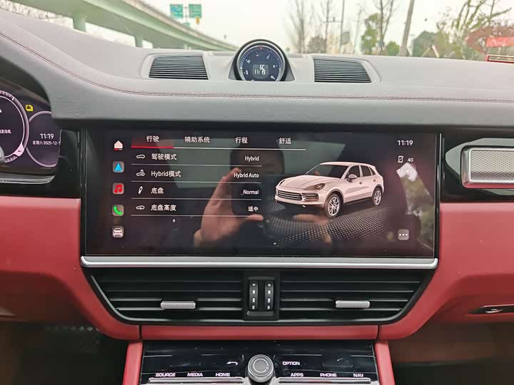 Фото 13 - Porsche Cayenne Hybrid