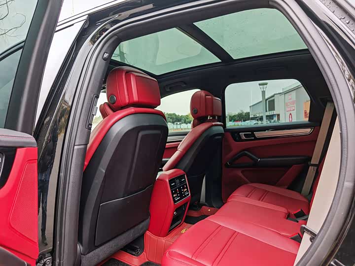 Фото 17 - Porsche Cayenne Hybrid