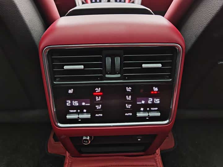 Фото 18 - Porsche Cayenne Hybrid