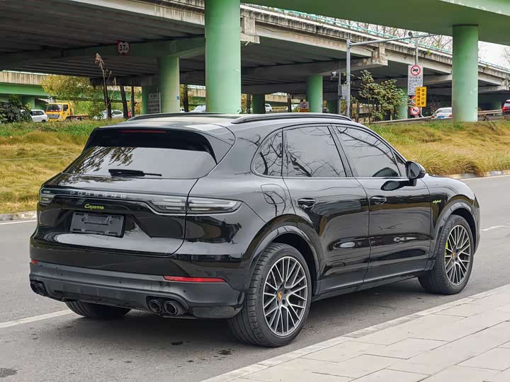 Фото 5 - Porsche Cayenne Hybrid