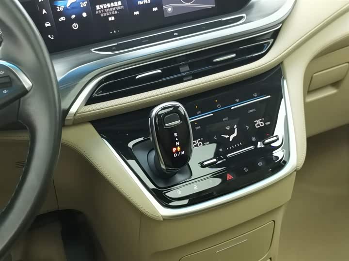 Фото 13 - Buick GL8 ES