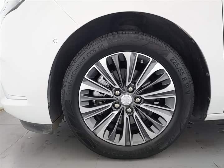 Фото 17 - Buick GL8 ES