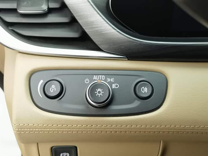 Фото 21 - Buick GL8 ES