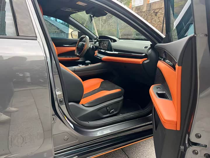 Фото 10 - Changan UNI-V