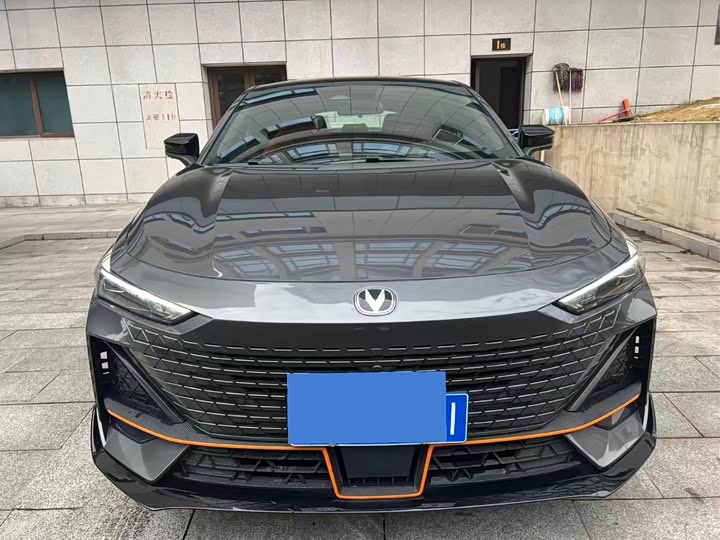 Фото 2 - Changan UNI-V