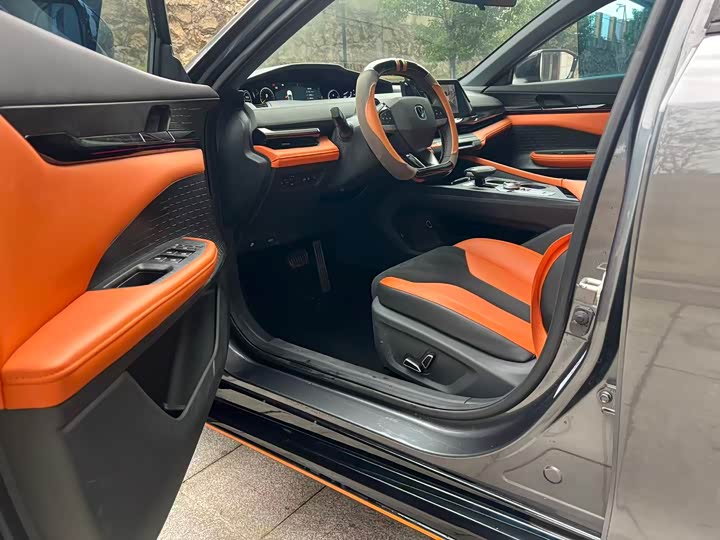 Фото 9 - Changan UNI-V