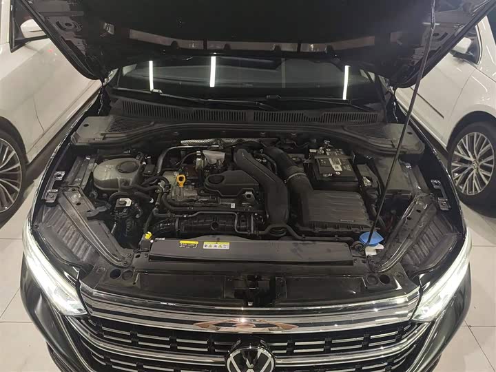 Фото 10 - Volkswagen Sagitar L