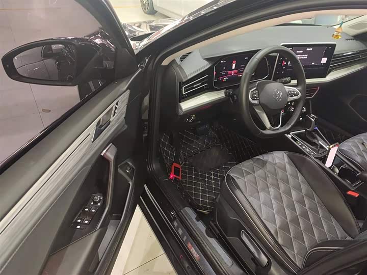 Фото 13 - Volkswagen Sagitar L