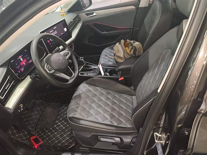 Фото 7 - Volkswagen Sagitar L