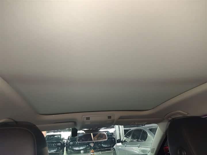 Фото 8 - Volkswagen Sagitar L