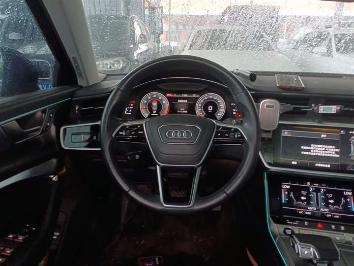 Фото 11 - Audi A6L