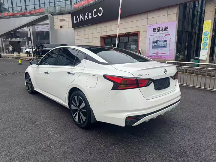 Фото 4 - Nissan Teana