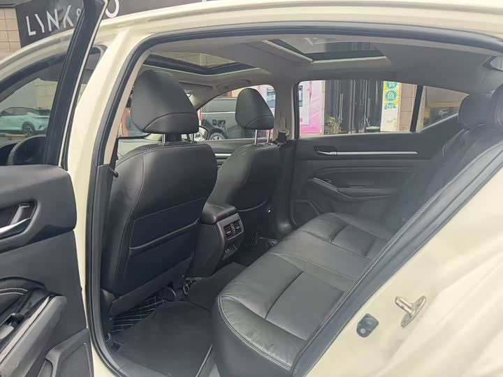 Фото 8 - Nissan Teana