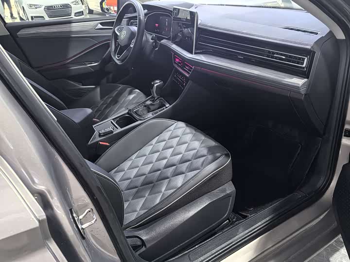 Фото 12 - Volkswagen Sagitar L