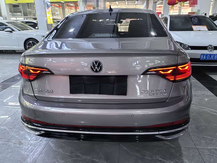 Фото 5 - Volkswagen Sagitar L