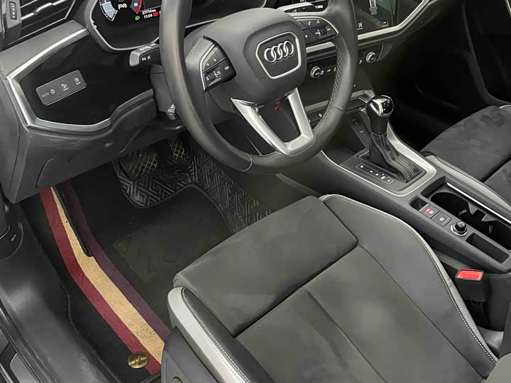 Фото 17 - Audi Q3