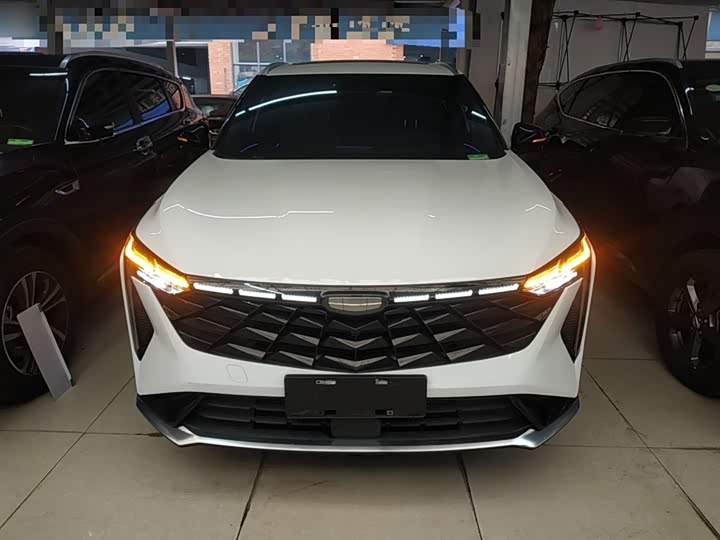 Фото 3 - Geely Atlas