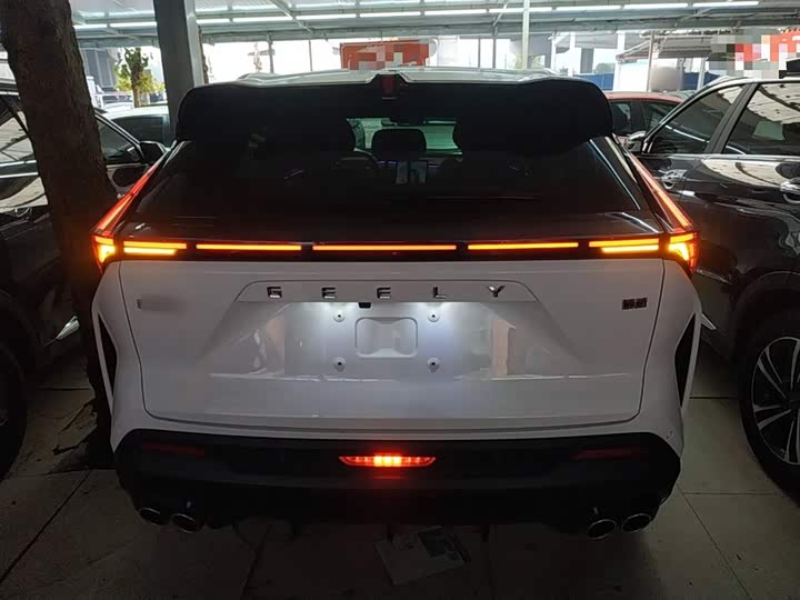 Фото 6 - Geely Atlas