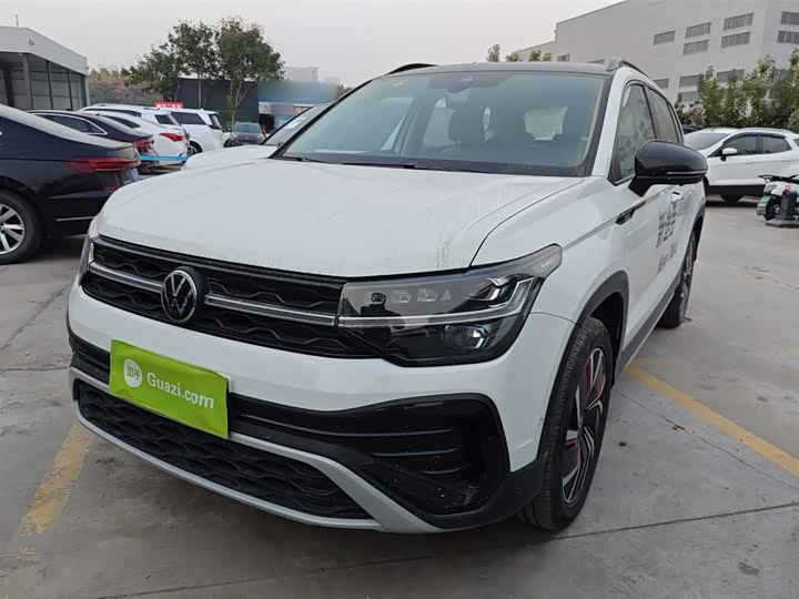 Фото 1 - Volkswagen Tharu