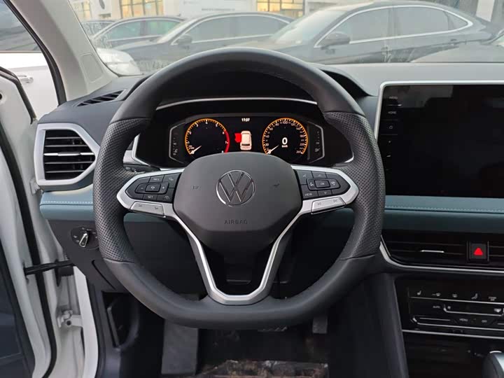 Фото 11 - Volkswagen Tharu