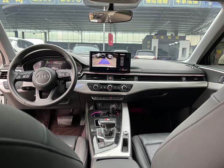 Фото 13 - Audi A4L