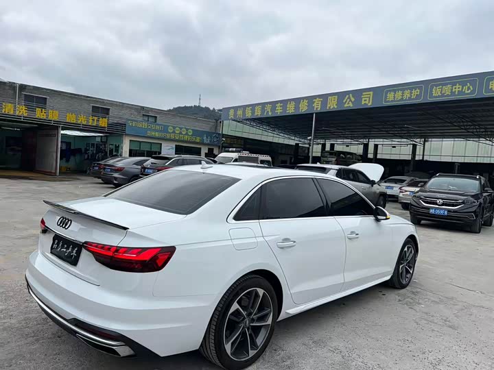 Фото 8 - Audi A4L