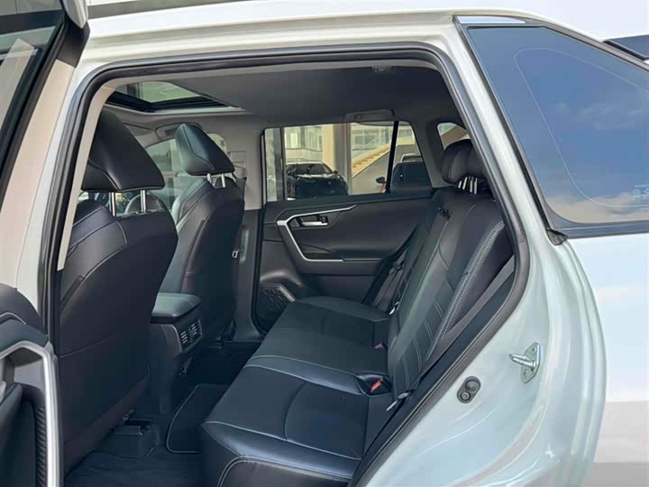 Фото 15 - Toyota Wildlander