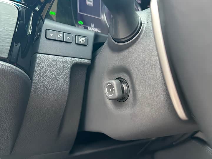 Фото 20 - Lexus ES