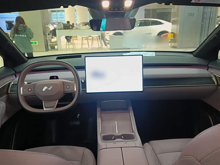 Фото 10 - Nio Onvo L60