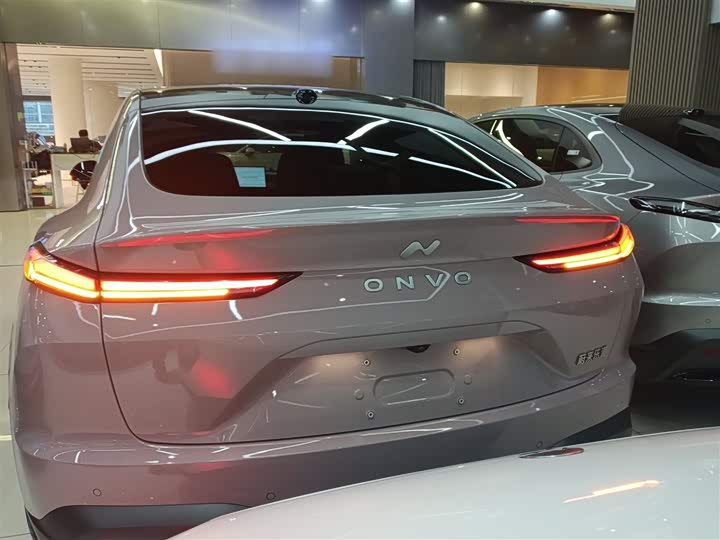 Фото 6 - Nio Onvo L60