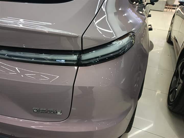 Фото 8 - Nio Onvo L60