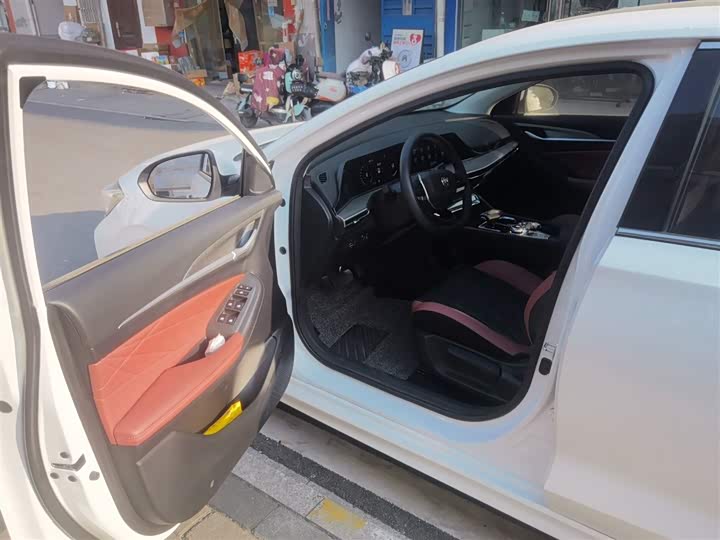 Фото 14 - Changan Eado Plus