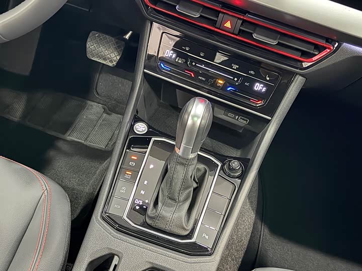 Фото 11 - Volkswagen Lavida