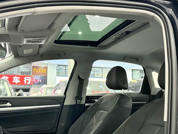 Фото 12 - Volkswagen Lavida