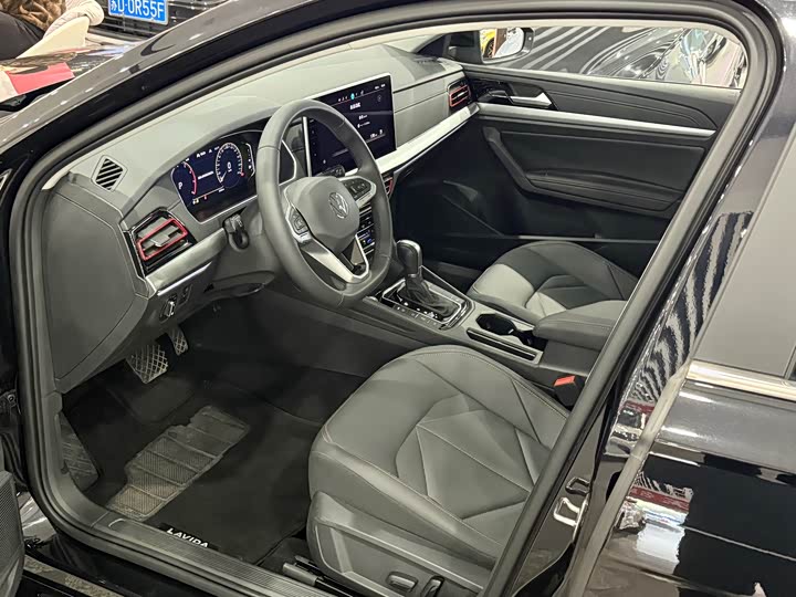 Фото 17 - Volkswagen Lavida